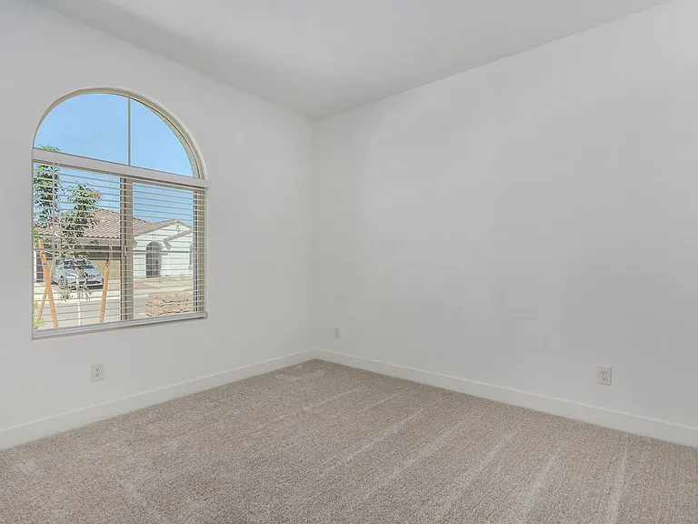 14807 W Soft Wind Dr — Photo 18