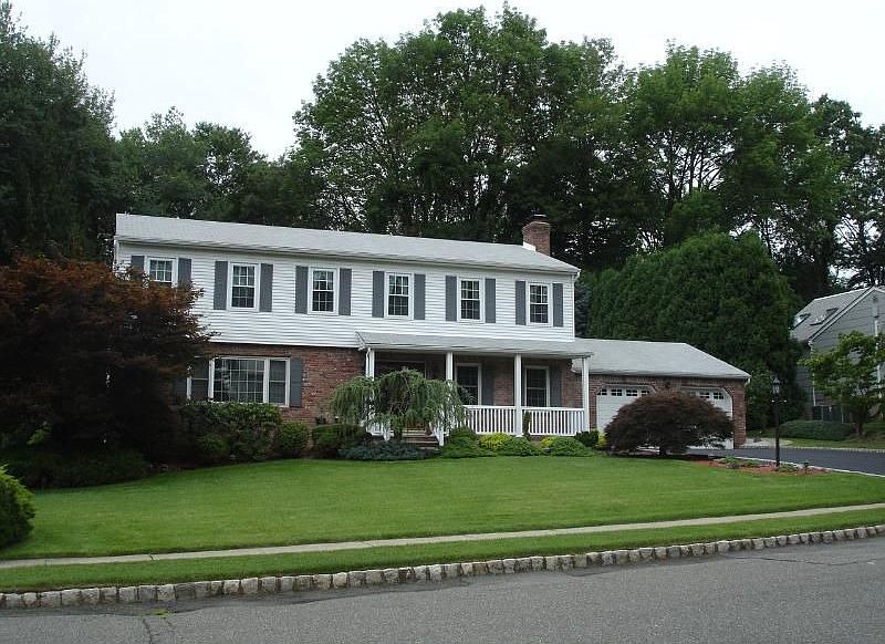 2nd image of 38 Reston Rd