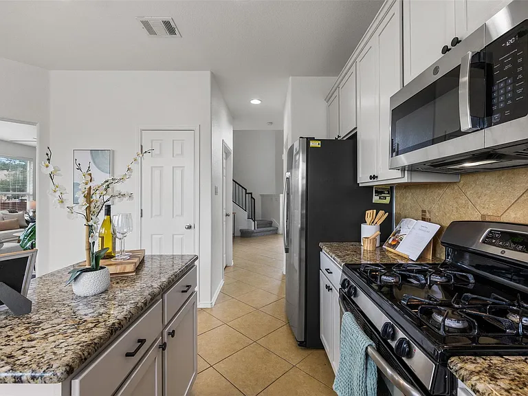11304 Running Brush Ln — Photo 15