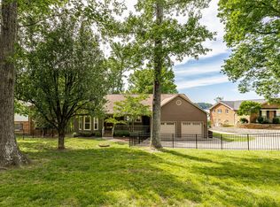 1053 Morning View Dr, Gallatin, TN 37066