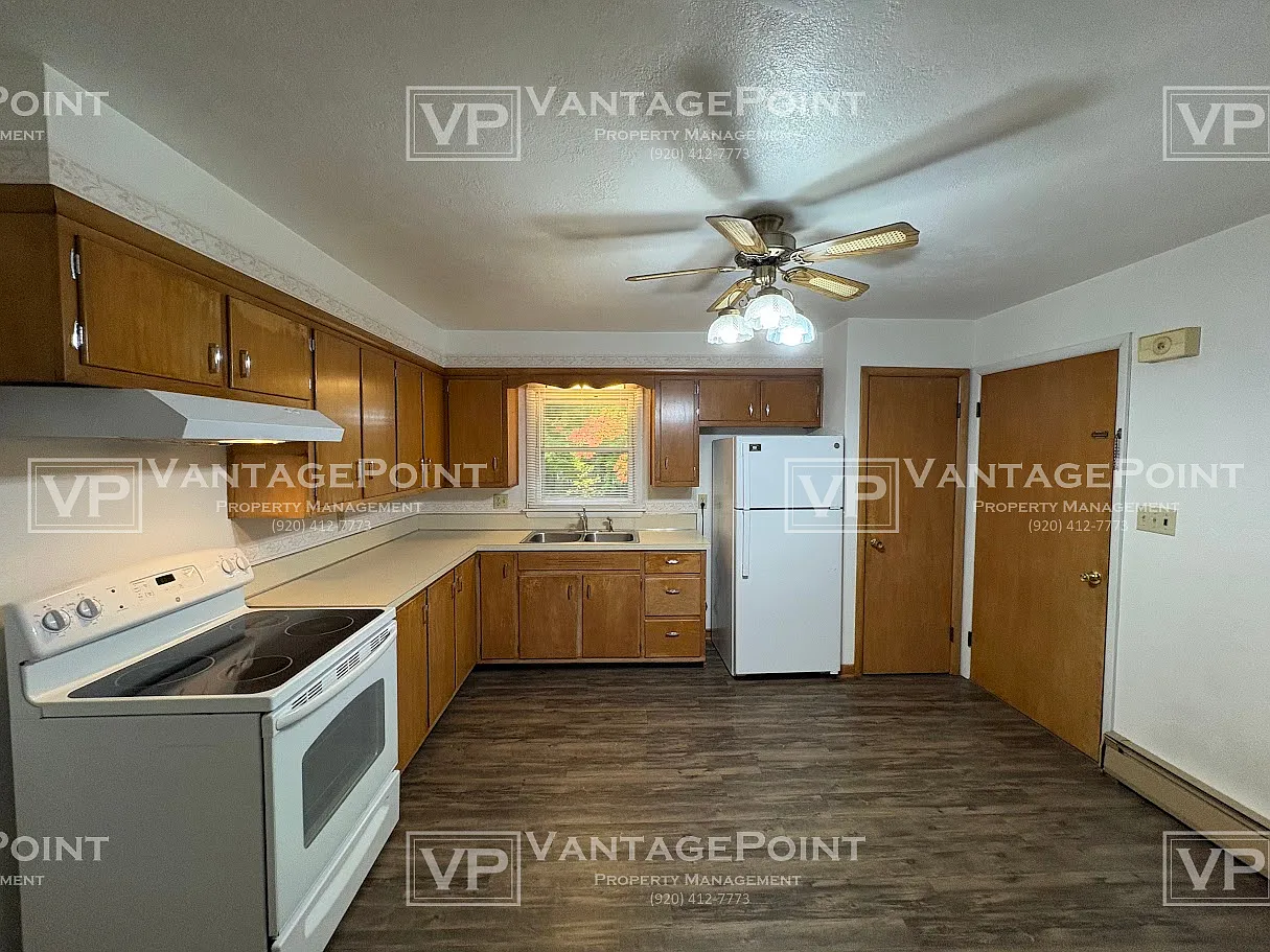 781 Thompson Street - SV - 3 — Photo 4
