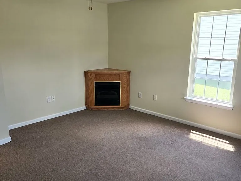 118 Sutton Dr — Photo 6