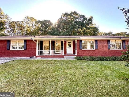 315 Greenwood Dr NW, Lilburn, GA 30047