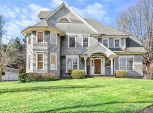 1350 S Pine Creek Rd, Fairfield, CT 06824