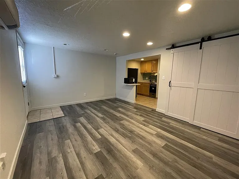 Remodeled, Top End UNM Area Studio Apts. in Great Community — Photo 56