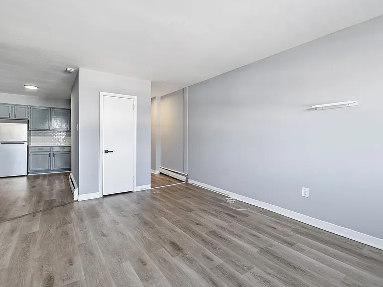 615 E Main St — Photo 5