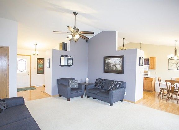 4th image of 226 Parkview Dr
