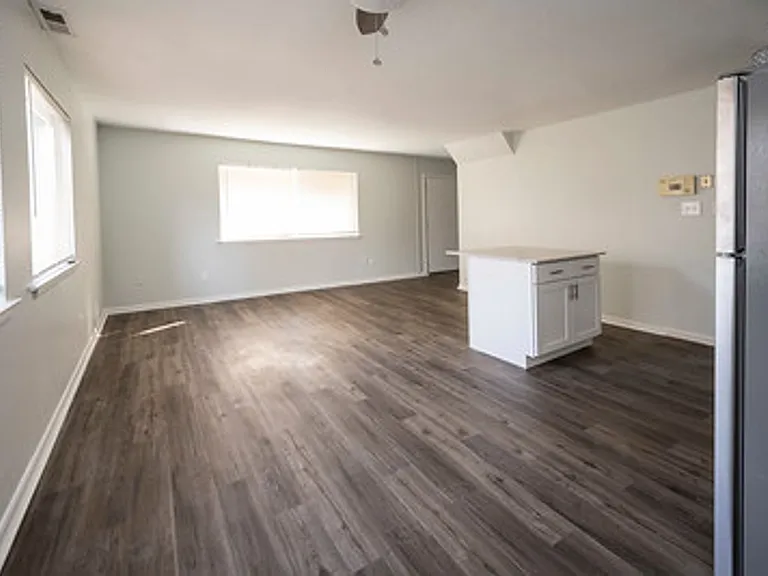Timbercove Apartments and Townhomes — Photo 35