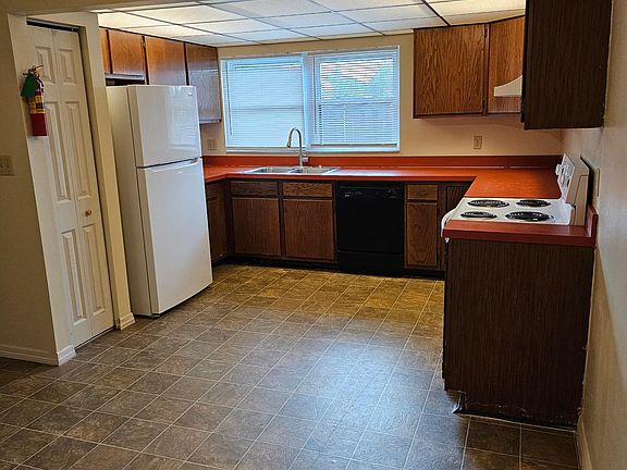 4th image of 567 Hunter Cir