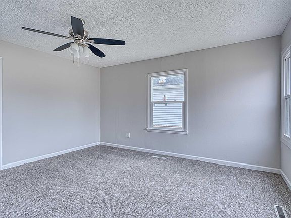 4th image of 3429 Wansford Ave