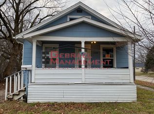 1402 Lincoln Dr, Flint, MI 48503