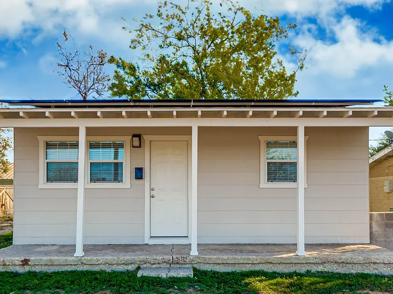 2101A Beverly Ave — Photo 1