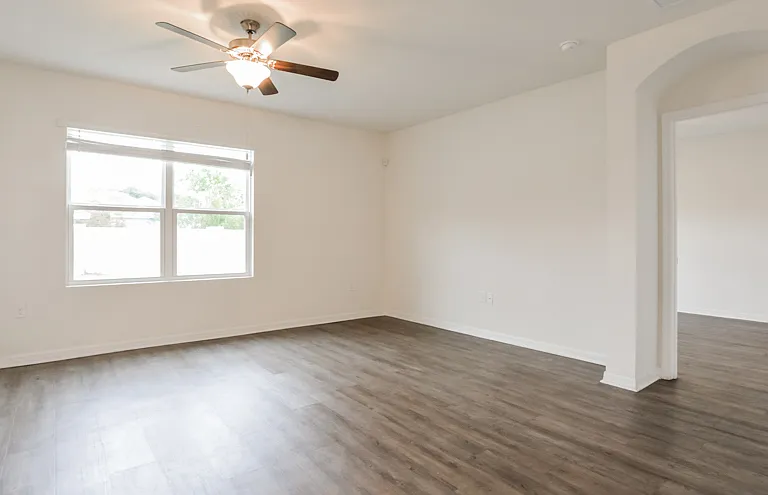 Kinsman Pointe — Photo 11