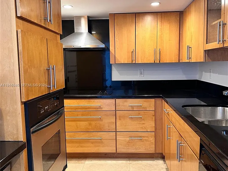 2333 Brickell Ave #2215 — Photo 4