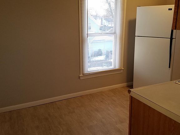 5th image of 6 S Axford St APT 2