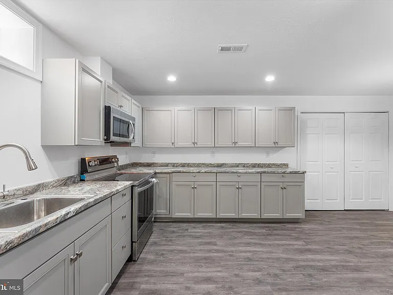 217 Bridgewater Dr — Photo 5