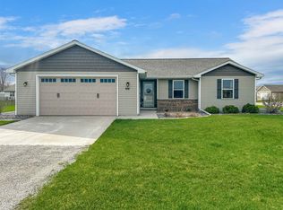 601 Debruin Rd, Combined Locks, WI 54113