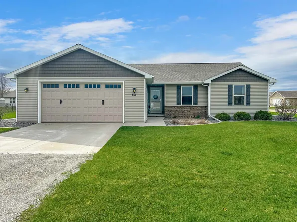 601 Debruin Rd, Combined Locks, WI 54113