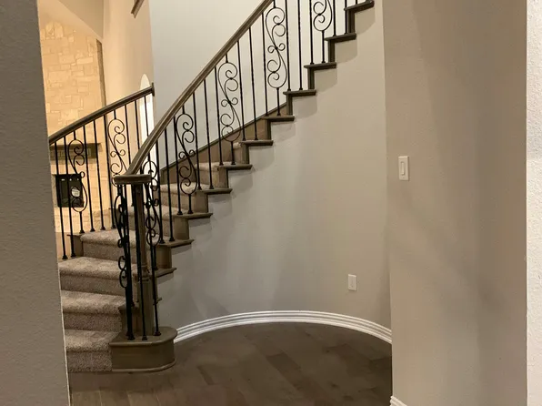 106 Laurel Oak Dr, Red Oak, TX 75154