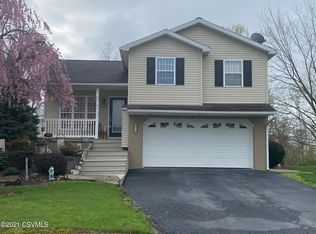 7 Meadow Ln, Lewisburg, PA 17837