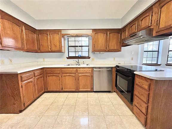3rd image of 45359 Tanglewood Dr