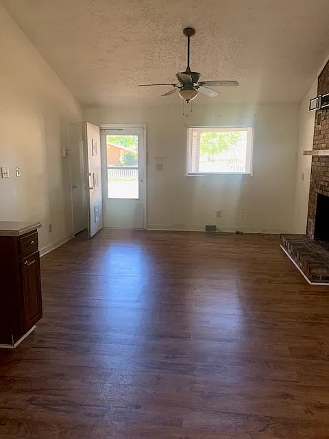 3 bed, 960 sqft, $1,200 — Photo 3