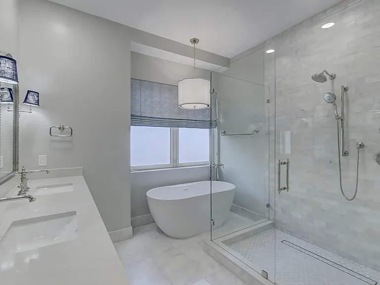 425 NE 11th Ave — Photo 31