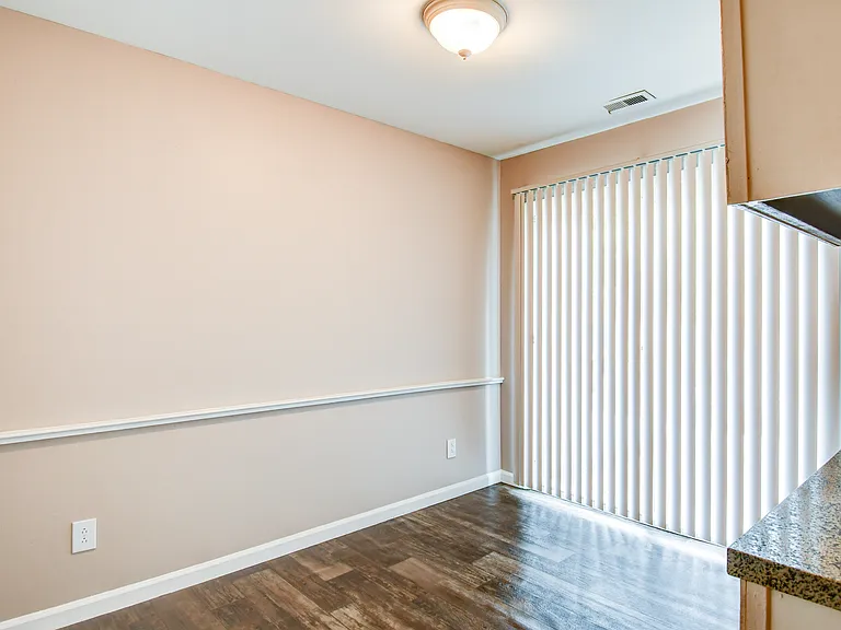 Fox Hunt Apartments — Photo 41