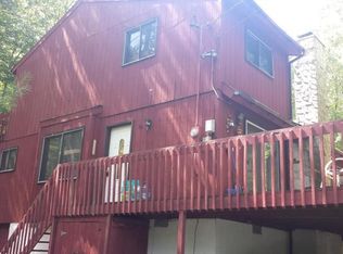 147 Clifton Dr, Bushkill, PA 18324