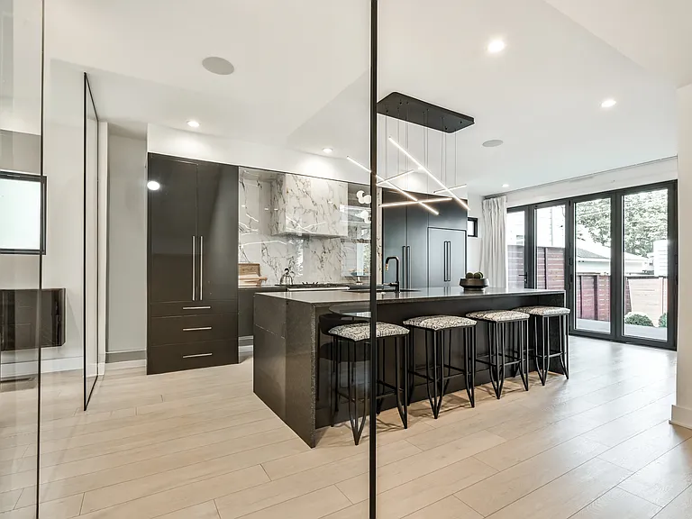 2058 Carrollton Ave — Photo 13