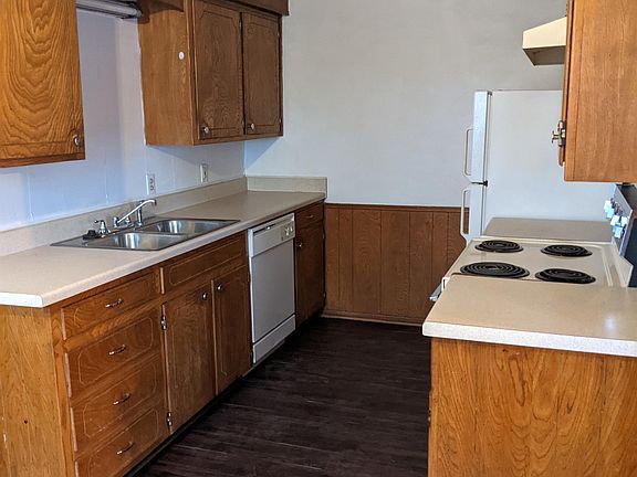 2nd image of 300 Pearl St APT 4