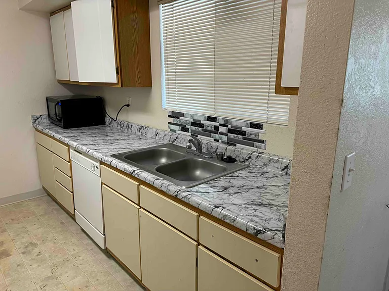 28 N 4th St #B — Photo 10