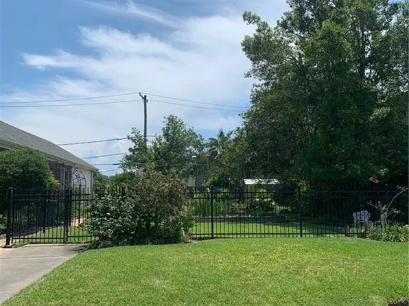 125 Magnolia Dr, Metairie, LA 70005