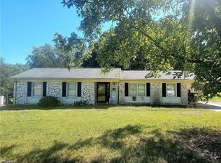 217 Stonehedge Dr, King, NC 27021