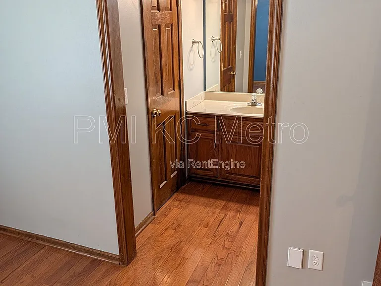3905 SW 14th St — Photo 39
