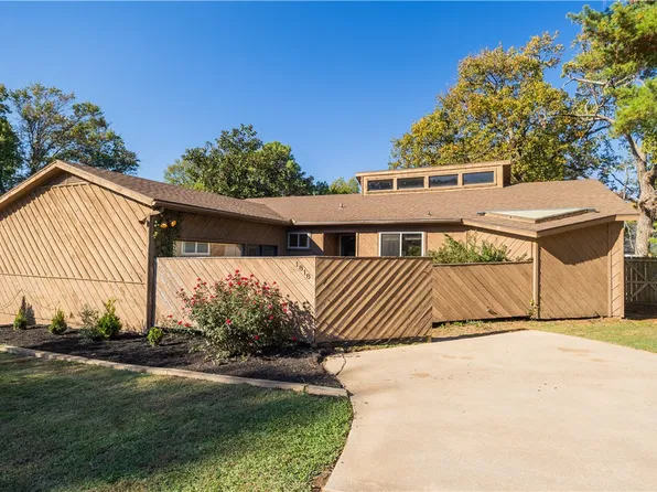 1818 W Ora Dr, Fayetteville, AR 72701