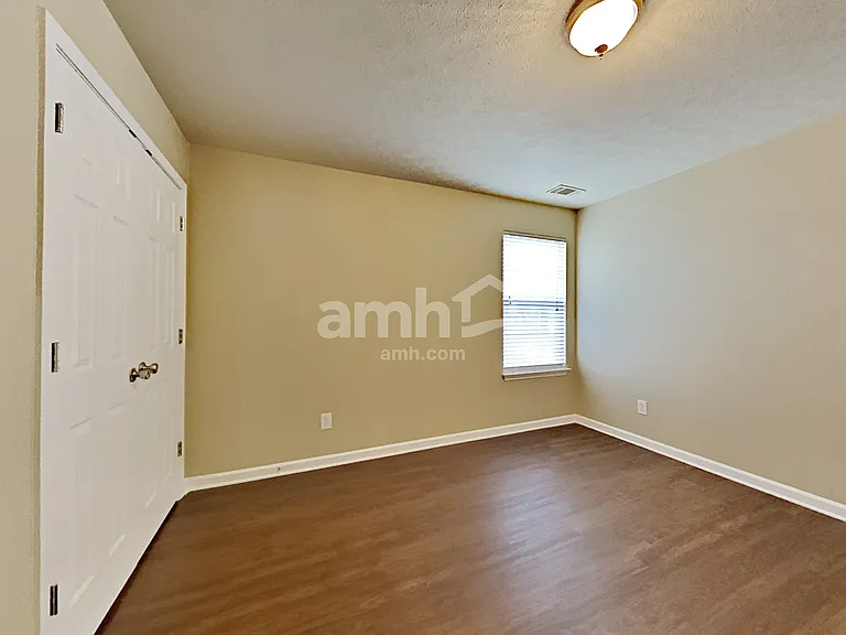 128 McKain Xing — Photo 12