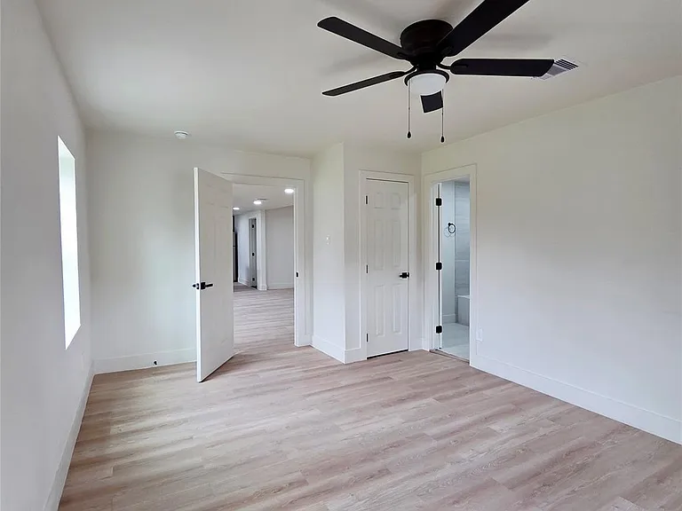 4607 Englewood St — Photo 29