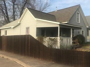 215 W Delaware Ave, Nowata, OK 74048