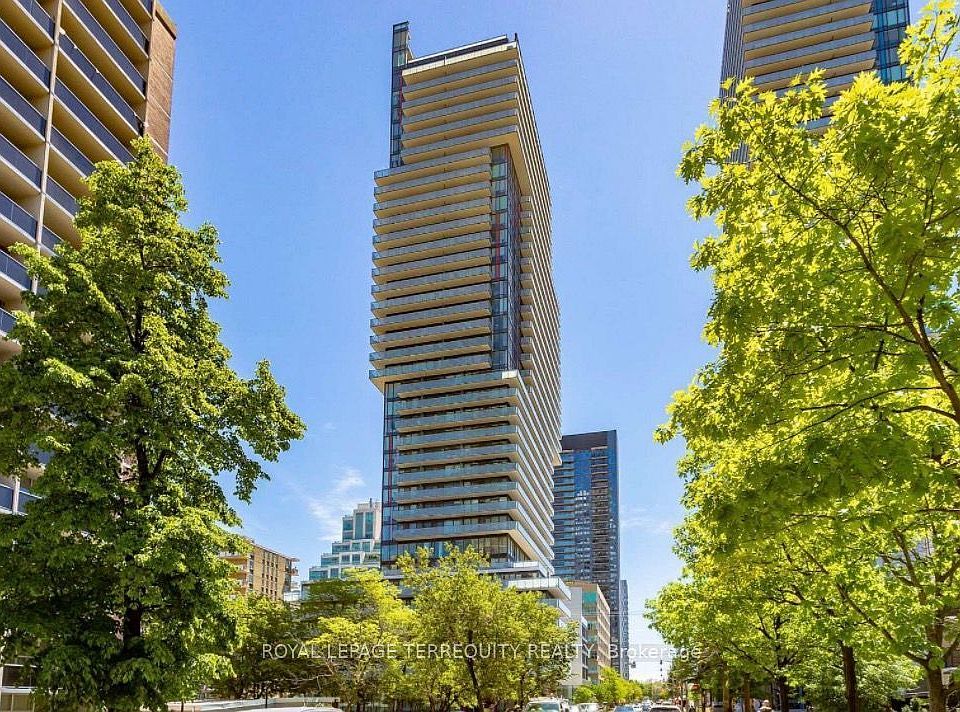 1st image of 185 Roehampton Ave #1502