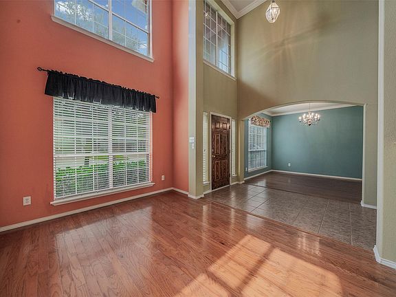 5th image of 10070 Teal Hollow Dr