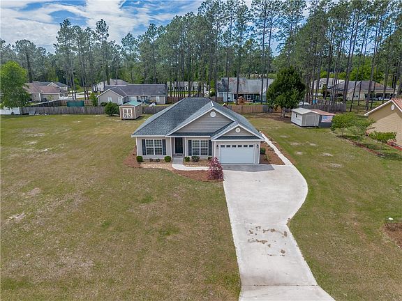 3rd image of 6656 Pine Ridge Cir