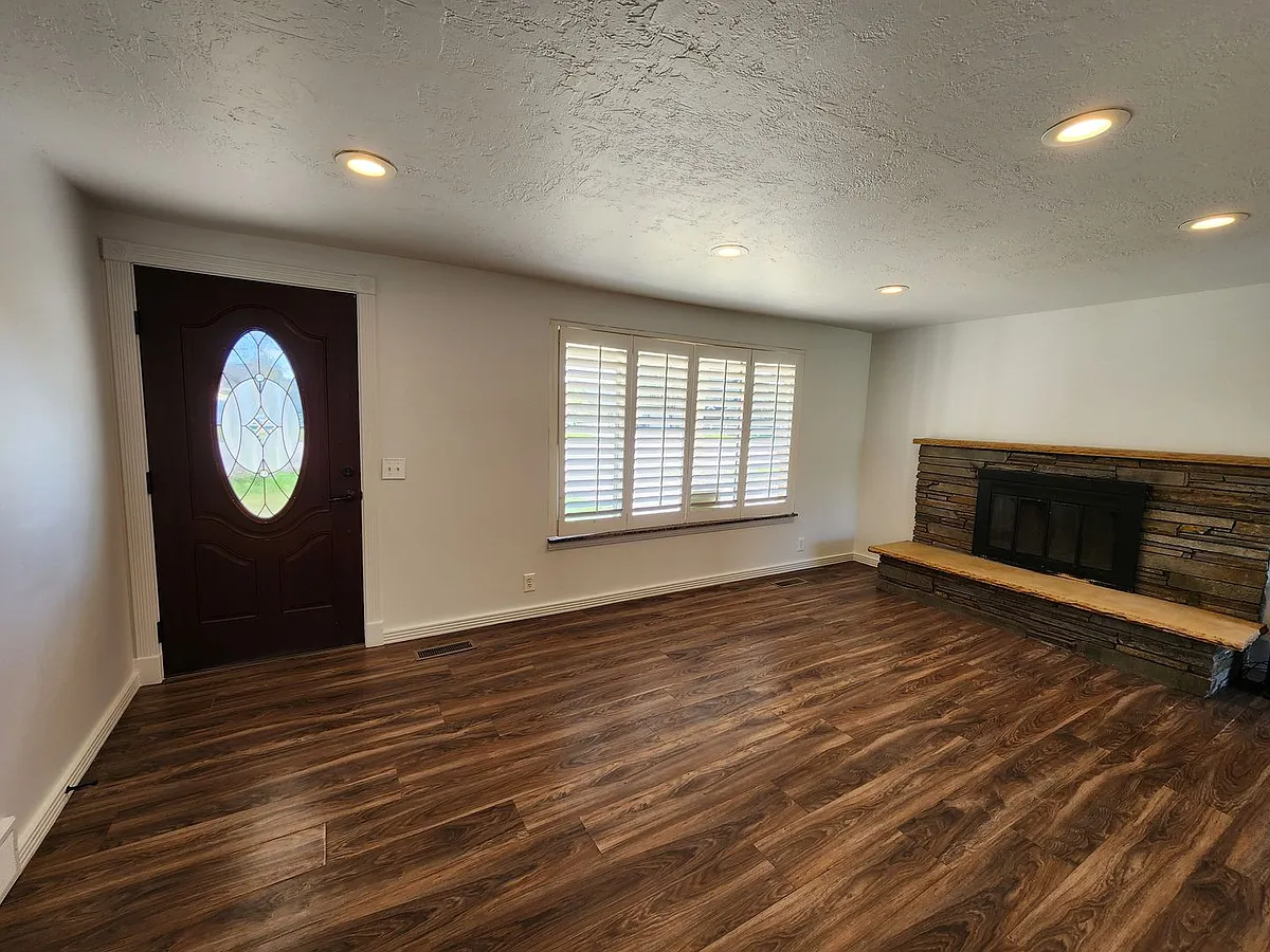 Building Photo - 535 E 9400 S