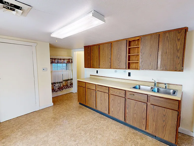 843 Water Ave — Photo 9