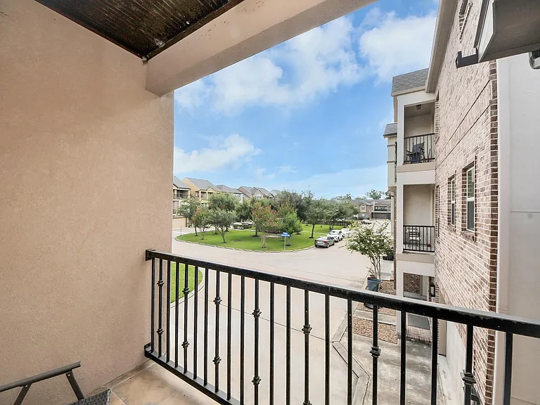 11045 Upland Forest Dr — Photo 28