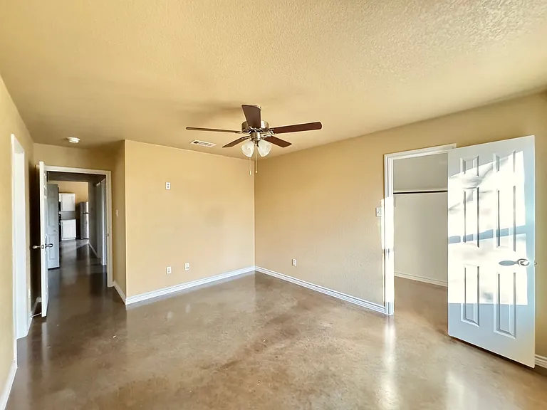 106 W Kathey Rd #B — Photo 5
