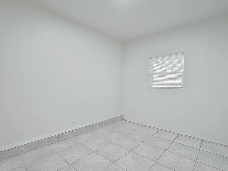 4720 SE 50th St — Photo 12