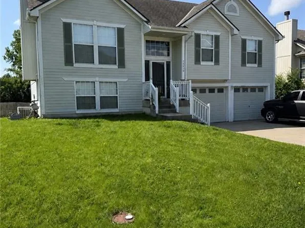 14648 Laquinta Dr, Grandview, MO 64030
