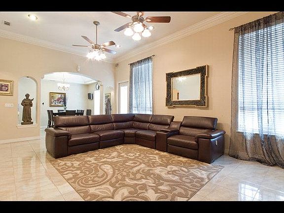 4th image of 2803 Summer Breeze Ave