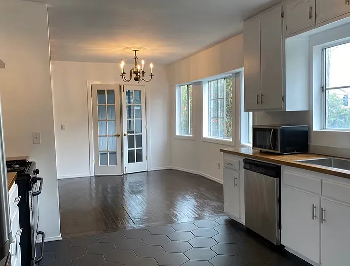 2107 W Reservoir St — Photo 2